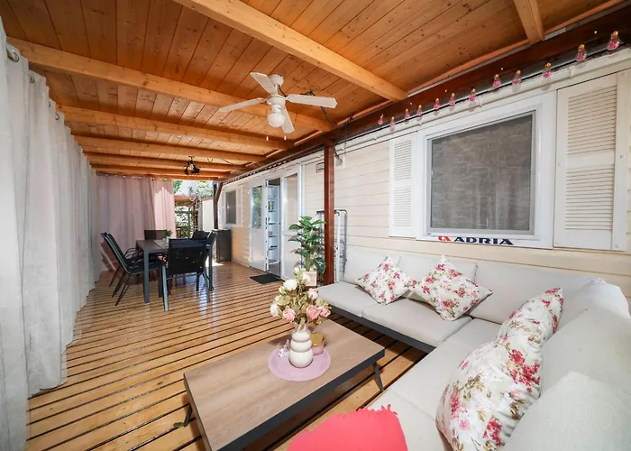 Kamp Marino Mobile Home, Camp Soline *